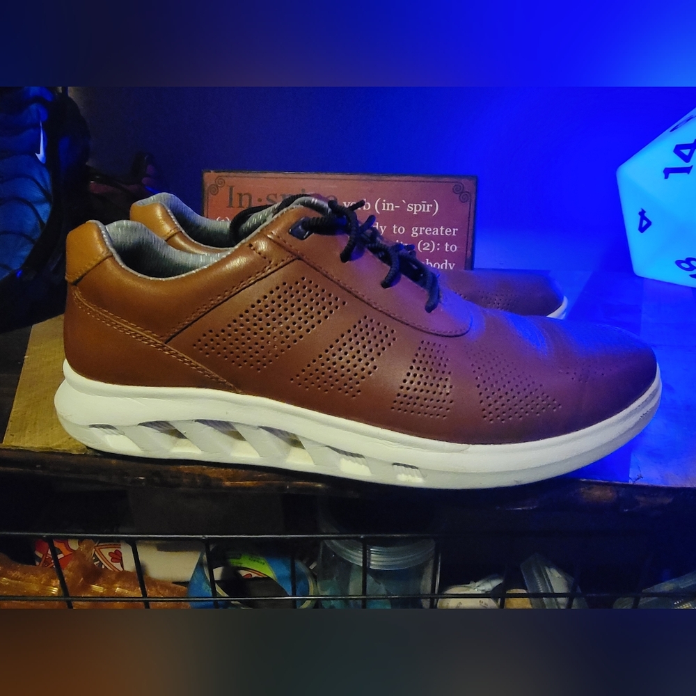 Johnston Murphey casual dress shoe